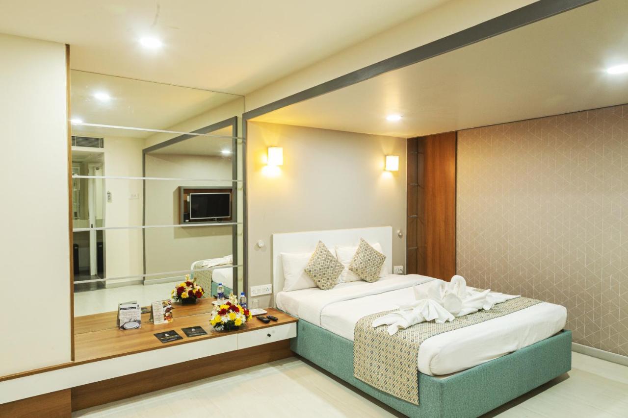 Hotel Icon Select By Bhagini à Bangalore Extérieur photo